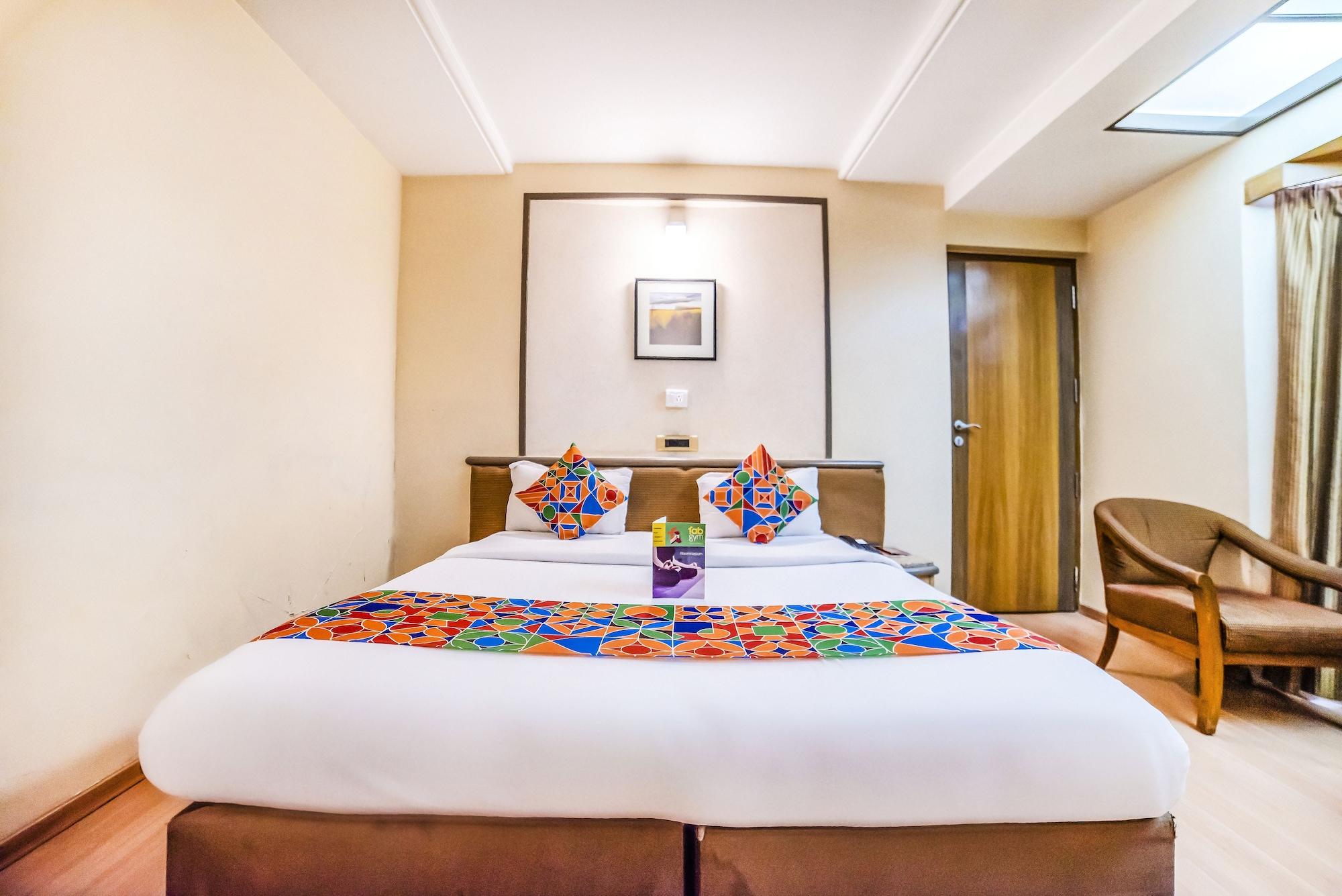 Hotel Gandharva Shivajinagar Pune Zewnętrze zdjęcie