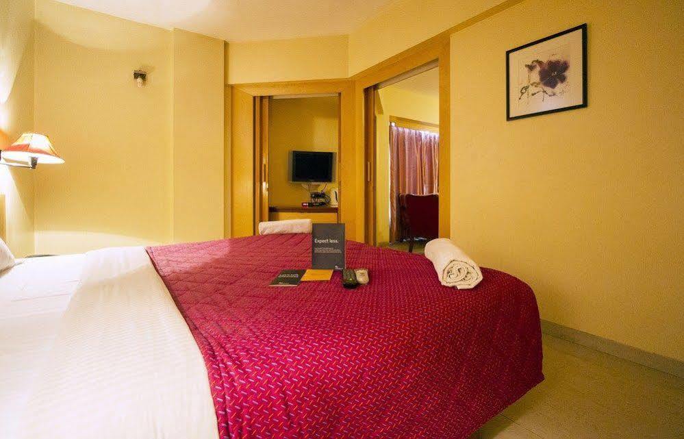 Hotel Gandharva Shivajinagar Pune Zewnętrze zdjęcie