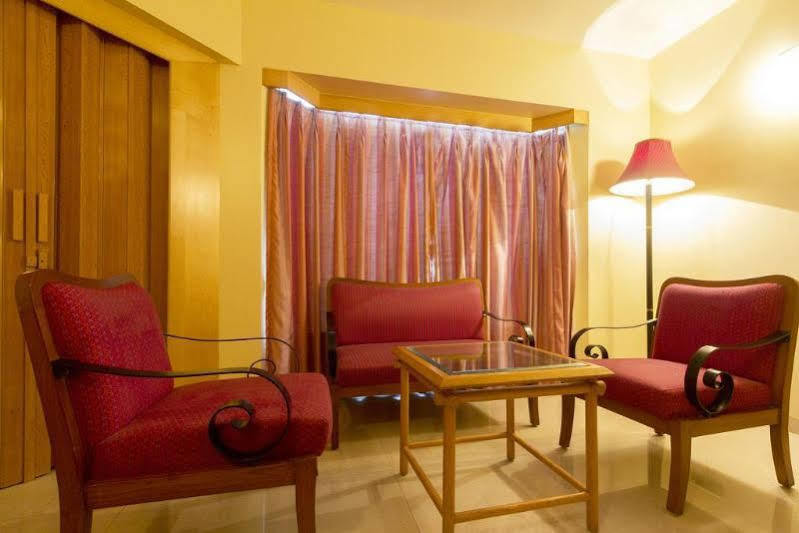 Hotel Gandharva Shivajinagar Pune Zewnętrze zdjęcie