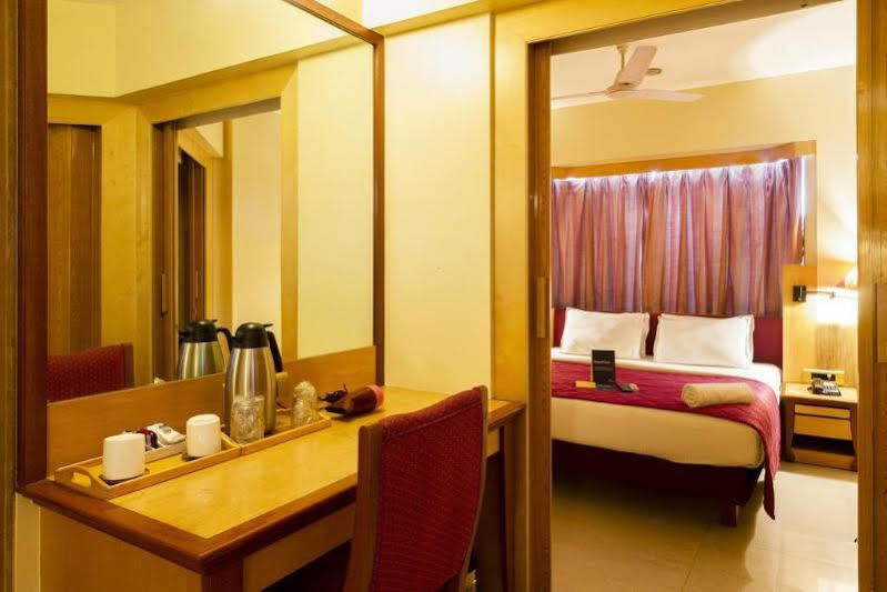 Hotel Gandharva Shivajinagar Pune Zewnętrze zdjęcie