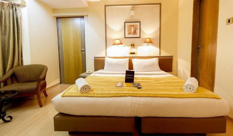 Hotel Gandharva Shivajinagar Pune Zewnętrze zdjęcie