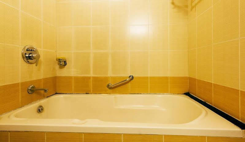 Hotel Gandharva Shivajinagar Pune Zewnętrze zdjęcie